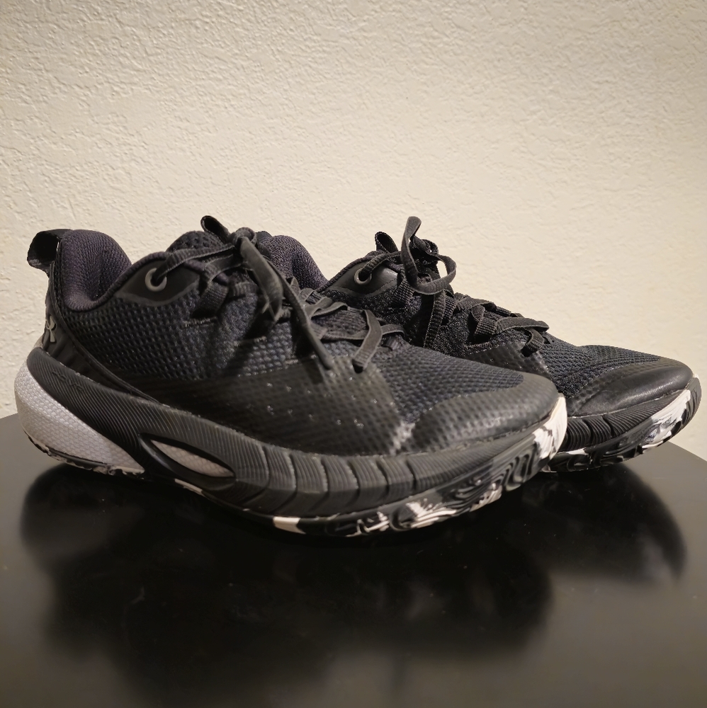 Under Armour | Women's HOVR Ascent Basketball Shoes | Size 7